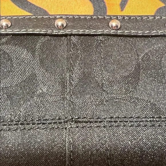 Coach Vintage Black Signature Jacquard Studded Wristlet. #42015 - Picture 3 of 11